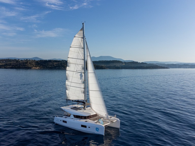 Lagoon Lagoon 42 in Porto Cheli on SamBoat