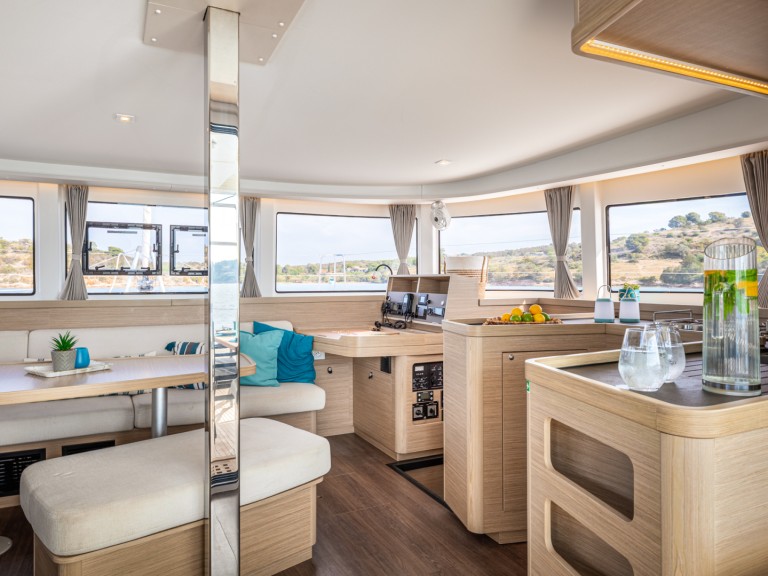 Catamaran rental in Porto Cheli - Lagoon Lagoon 42