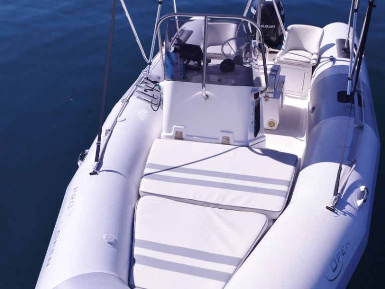 RIB for rent L'Estaque at the best price