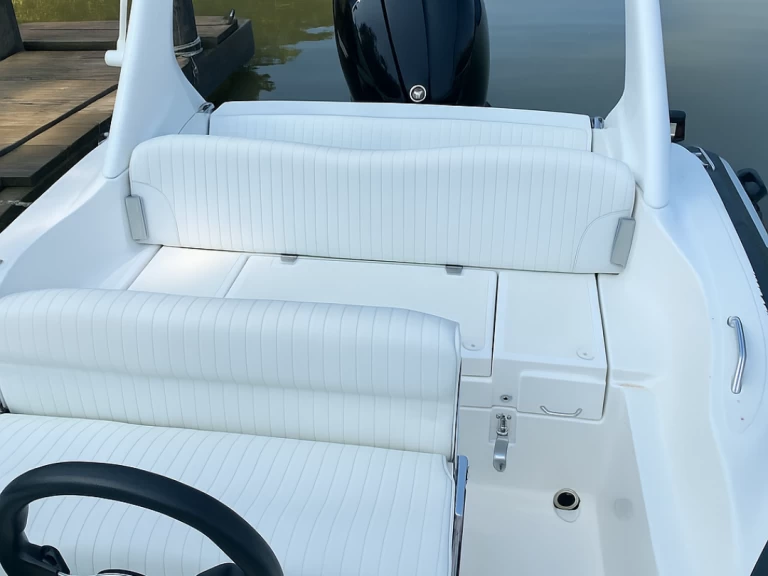 RIB for rent Cavalaire-sur-Mer at the best price