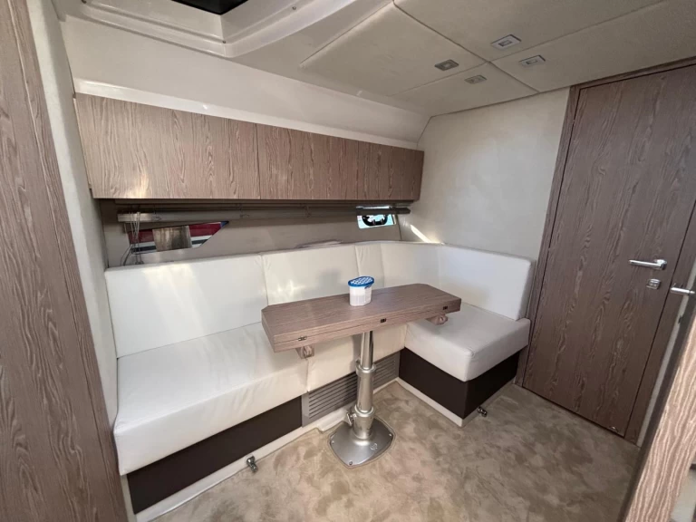 Motorboat rental with or without captain Sessa Marine Spain