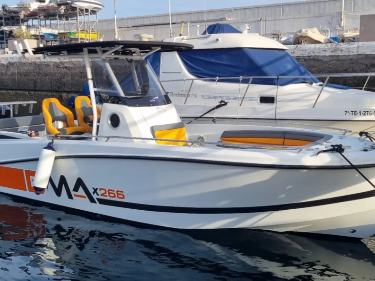 BMA X266 Sun & Fish in Marina San Miguel on SamBoat