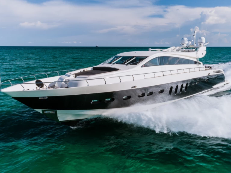 Bareboat Rental Luxury Yacht Arno Leopard with a boat licence