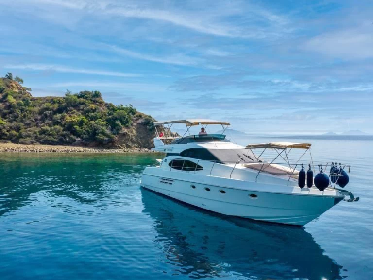 Luxury Yacht rental with or without captain Azimut Göcek