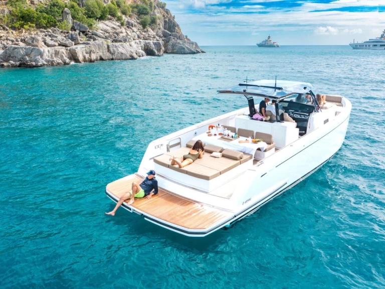 Motorboat rental with or without captain Pardo Yachts Athens