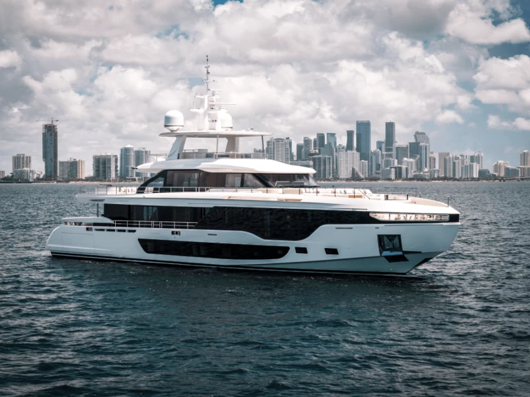 Luxury Yacht rental in Miami - Azimut Grande 36M