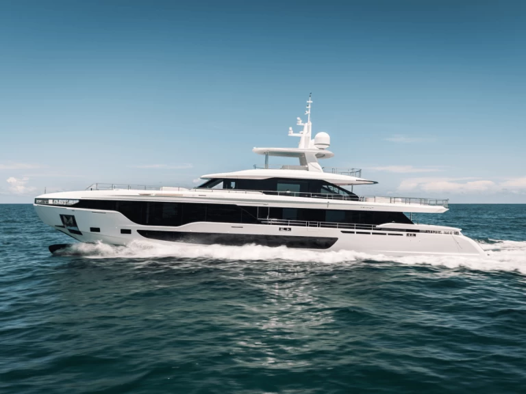 Luxury Yacht rental with or without captain Azimut Miami