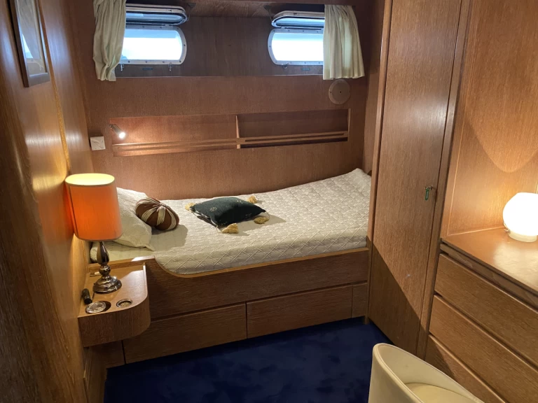 Boat rental Cantieri Di Pisa Pegasus in Vieux Port de Cannes on Samboat