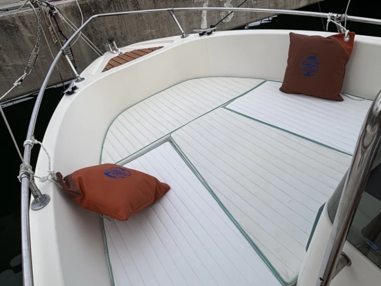 Yacht charter Sanremo cheap Almar 170