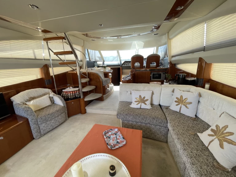 Luxury Yacht for rent Hyères at the best price