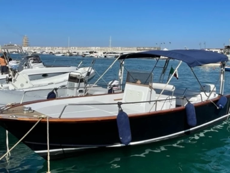 Motorboat rental in Giardini-Naxos - Lancia Why Not?