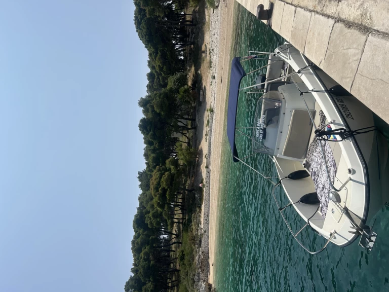 Boat rental Quicksilver Activ 675 Open in Rogoznica on Samboat