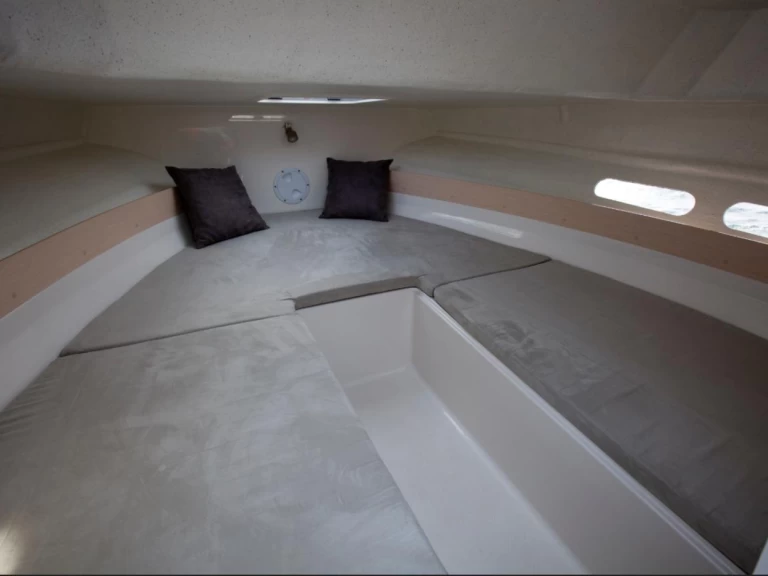 Motorboat rental with or without captain Pacific Craft Le Gosier