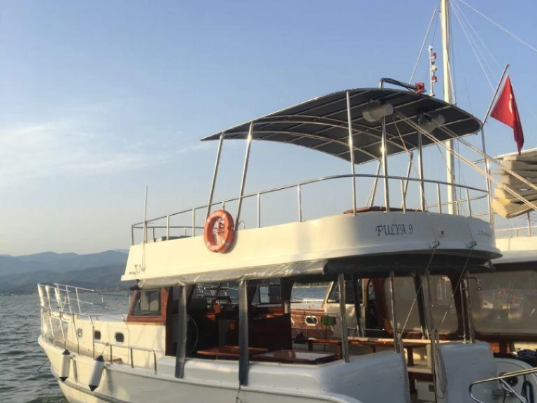 Motorboat for rent Kaş at the best price