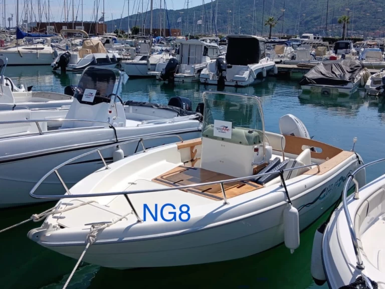 Motorboat for rent Porto Mirabello at the best price