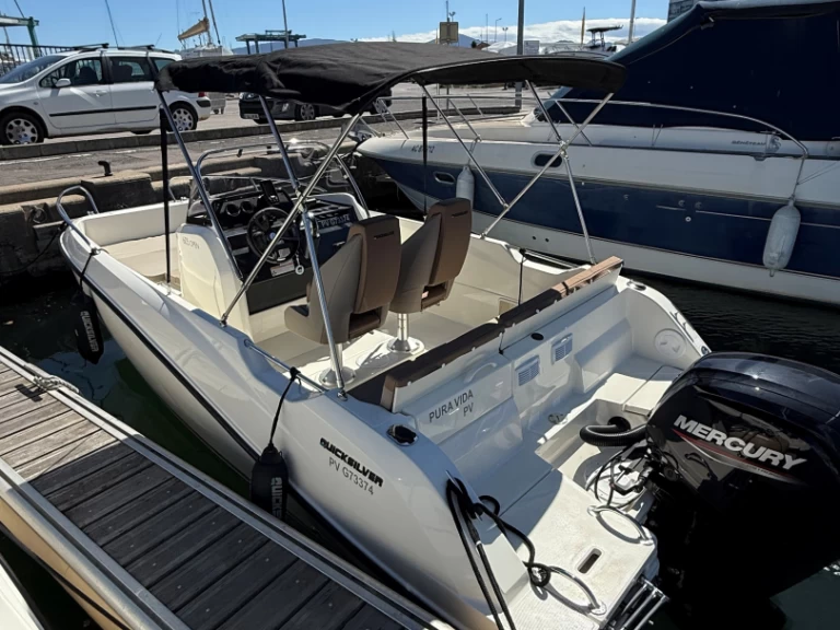 Bareboat Rental Motorboat Quicksilver with a boat licence