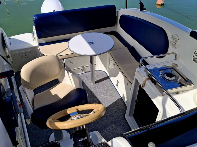 Yacht charter La Spezia cheap Syros 190