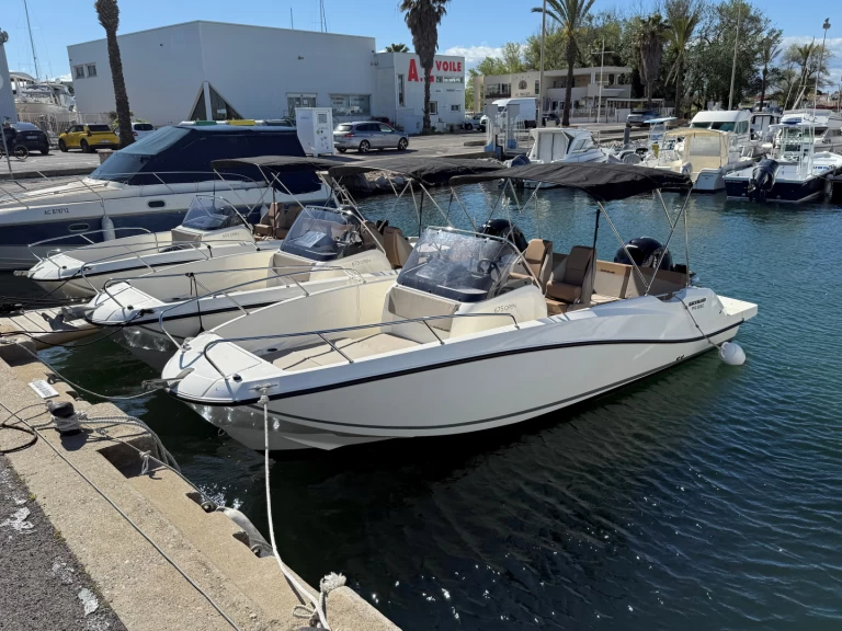 Motorboat for rent Saint-Cyprien at the best price