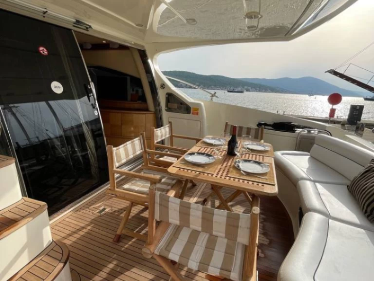 Rent a Azimut Azimut 62 Fly Tivat