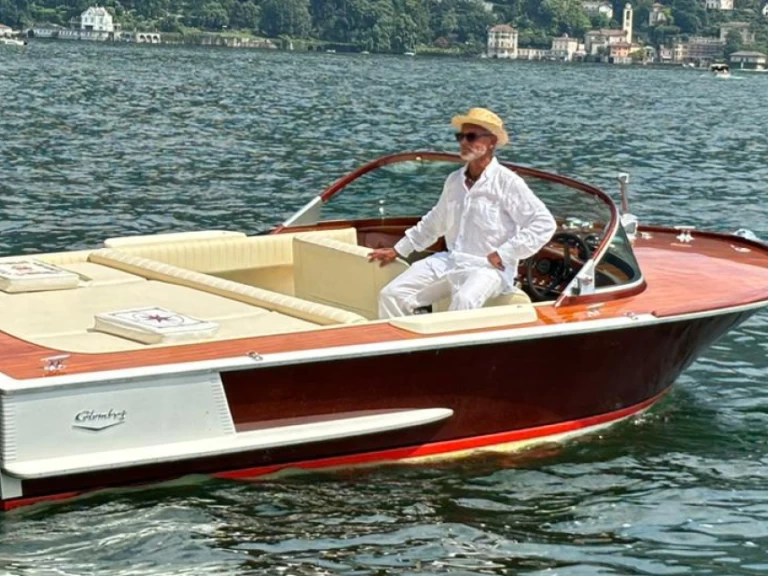 Motorboat rental with or without captain Colombo Como (City)