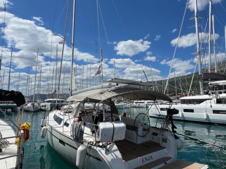 Bareboat Rental Sailboat Bavaria with a boat licence