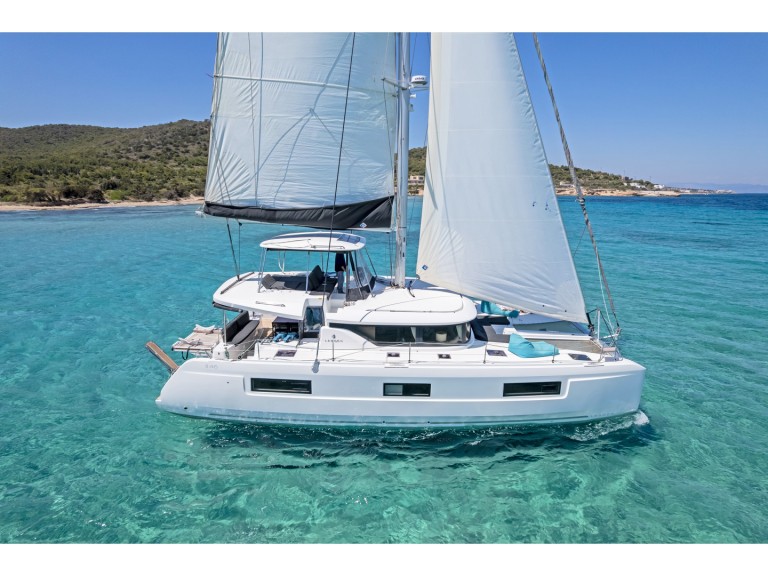 Bareboat Rental Catamaran Lagoon with a boat licence