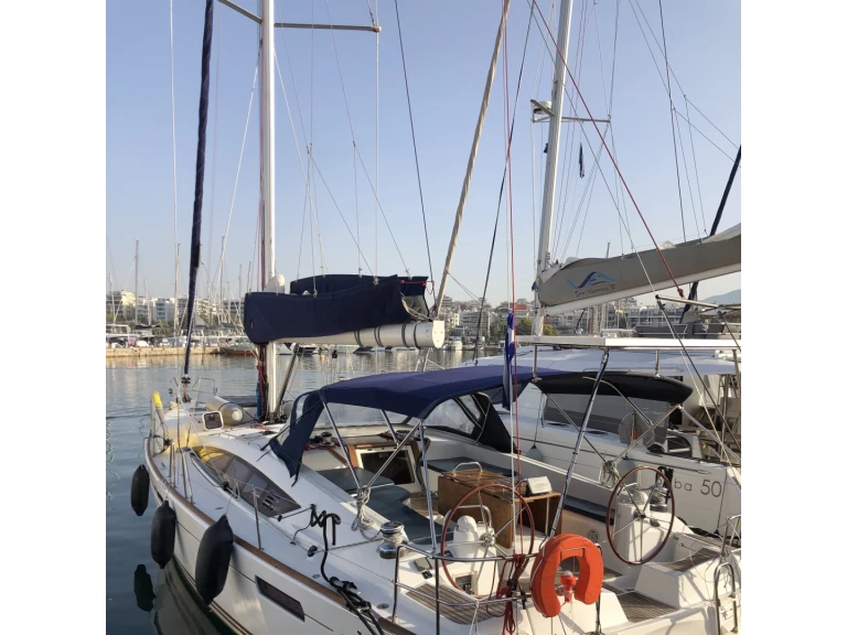 Rent a Jeanneau Jeanneau 53 Alimos