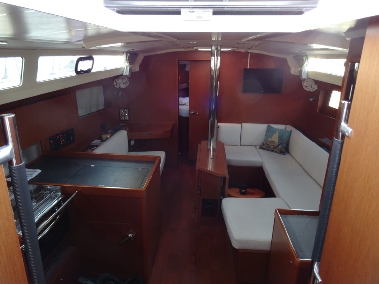 Yacht charter Alimos cheap Oceanis 41.1