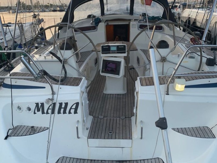 Sailboat for rent Marseille at the best price