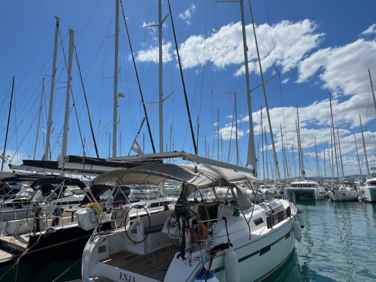 Sailboat rental in Kaštela - Bavaria Cruiser 41