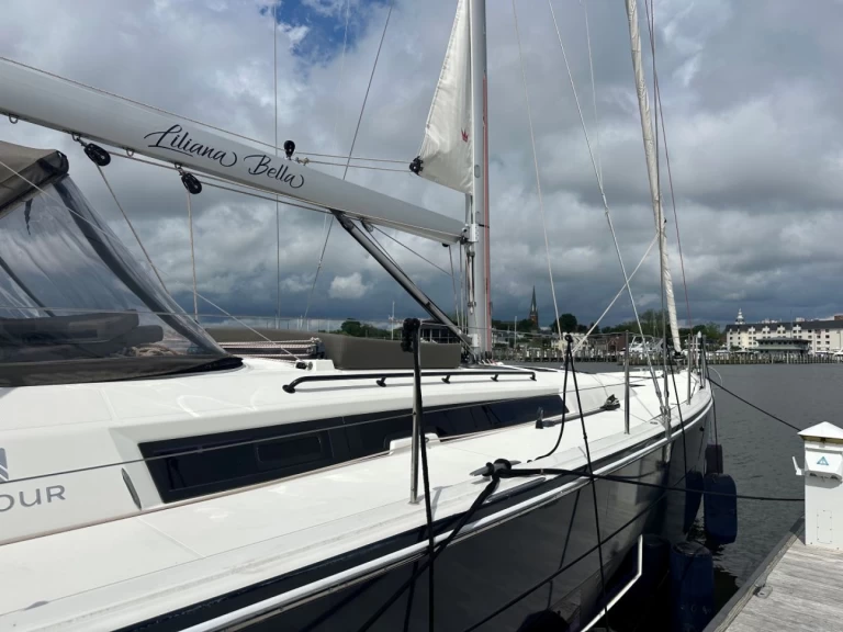 Bareboat Rental Sailboat Dufour with a boat licence