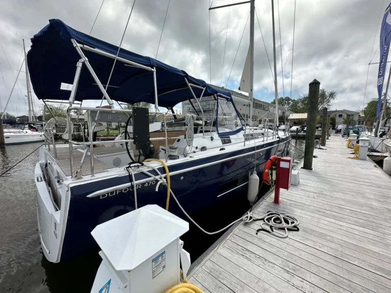 Sailboat for rent Annapolis at the best price