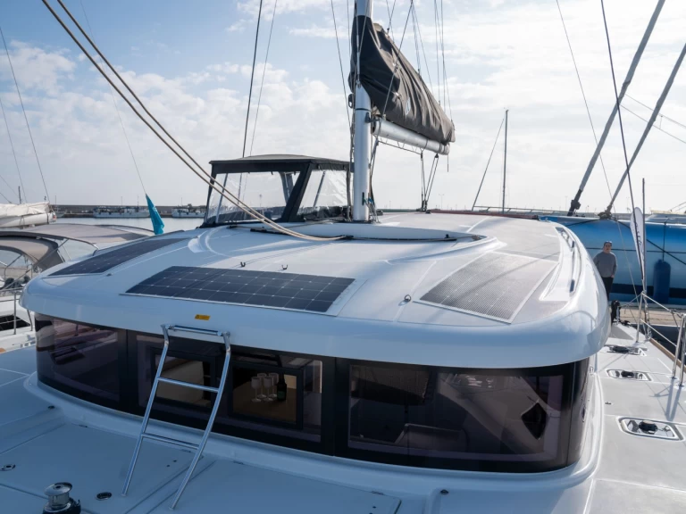 Yacht charter Porto San Giorgio cheap Lagoon 40