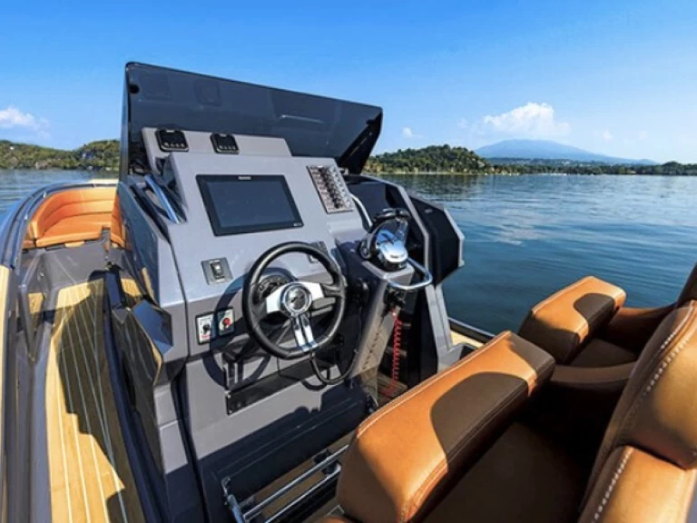 Motorboat for rent Porto San Giorgio at the best price