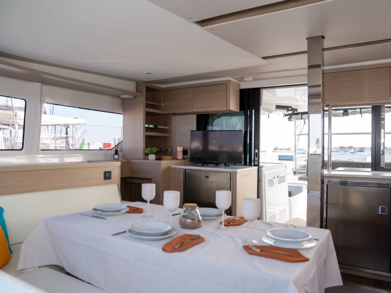 Catamaran rental in Porto San Giorgio - Lagoon Lagoon 46