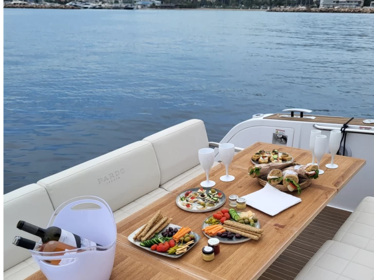 Pardo Yachts Pardo 38 in Athens on SamBoat