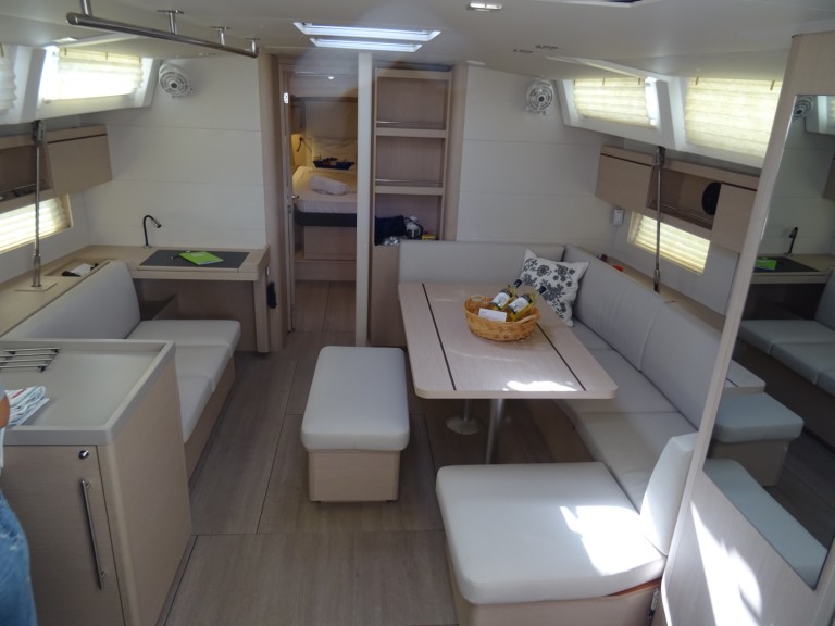 Sailboat rental in Alimos - Bénéteau Oceanis 46.1