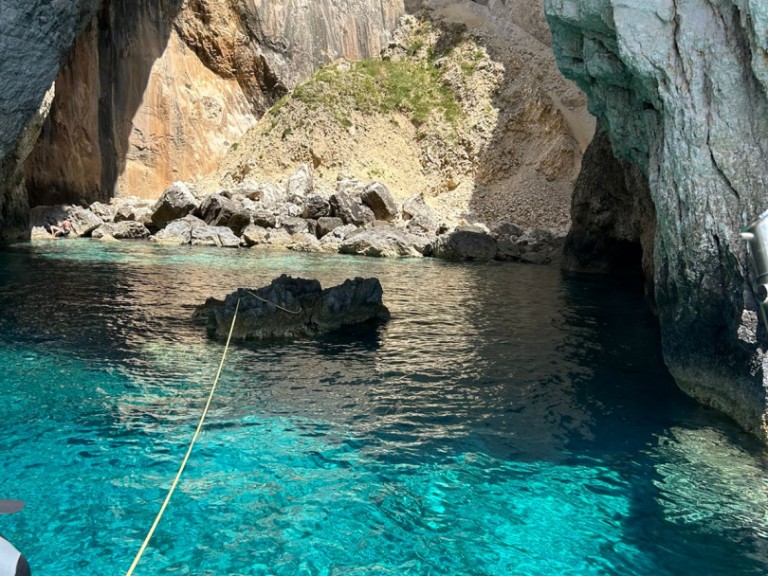 Bali Bali 4.4 charter bareboat or captained in  Lefkáda