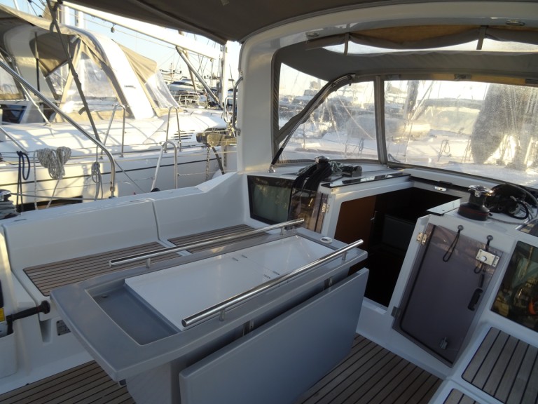 Bénéteau Oceanis 41.1 charter bareboat or captained in  Lefkáda