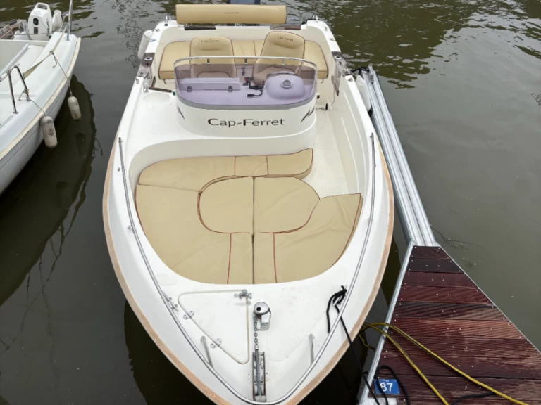 Rent a B2 Marine Cap Ferret 650 Open Grand Piquey
