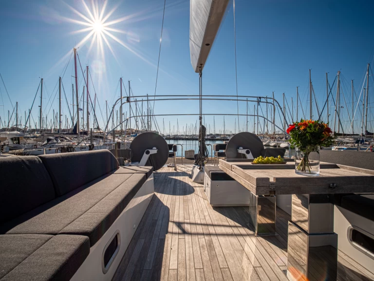 Sailboat for rent Saint-Florent at the best price