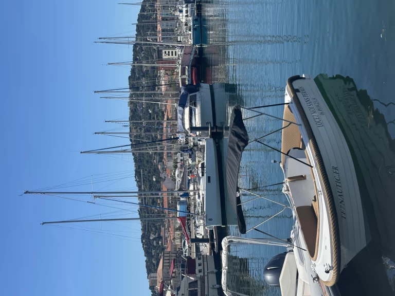 Qfiber Gentle tender 555 in Sète on SamBoat