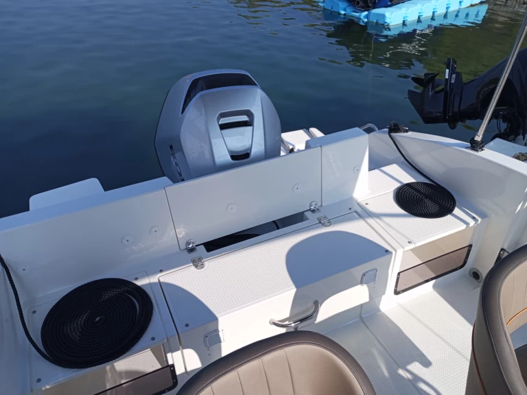 Yacht charter Šibenik cheap Sun Cruiser 630