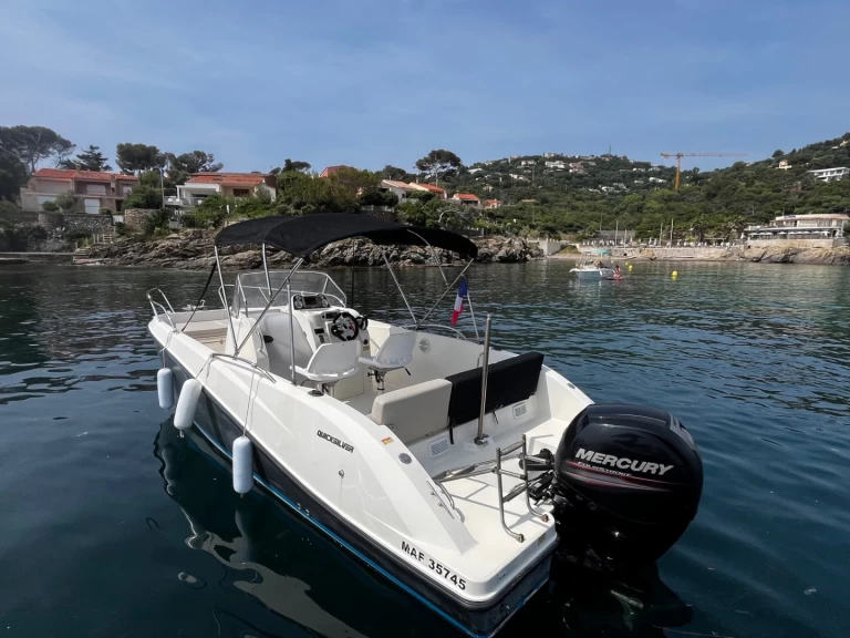 Rent a Quicksilver Activ 675 Open Saint-Aygulf
