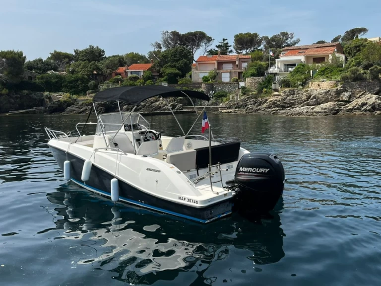 Motorboat rental in Saint-Aygulf - Quicksilver Activ 675 Open