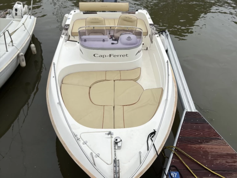 B2 Marine Cap Ferret 650 Open in Grand Piquey on SamBoat