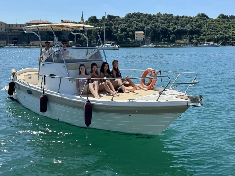 Sidera 5 terre Seluca 27 charter bareboat or captained in  Le Grazie