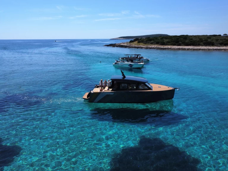 Colnago Colnago 35 charter bareboat or captained in  Hvar