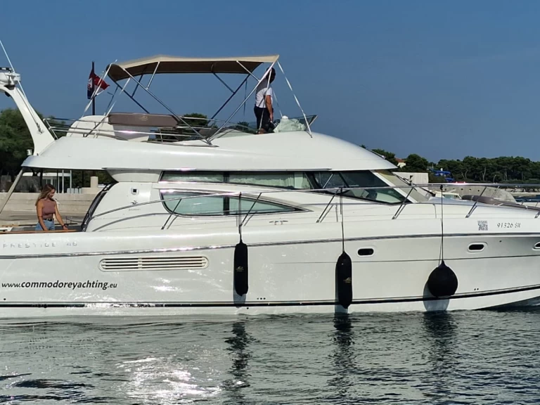 Bareboat Rental Motorboat Jeanneau with a boat licence