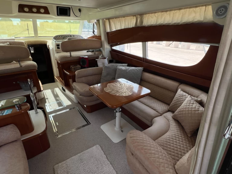 Motorboat for rent Podstrana at the best price